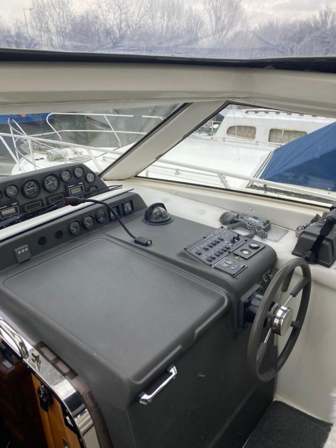 Luxury Boat Hotell Chertsey Eksteriør bilde